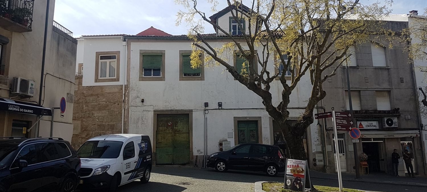 小楼房或独栋别墅出售在Rua das Olarias, 61 -61a