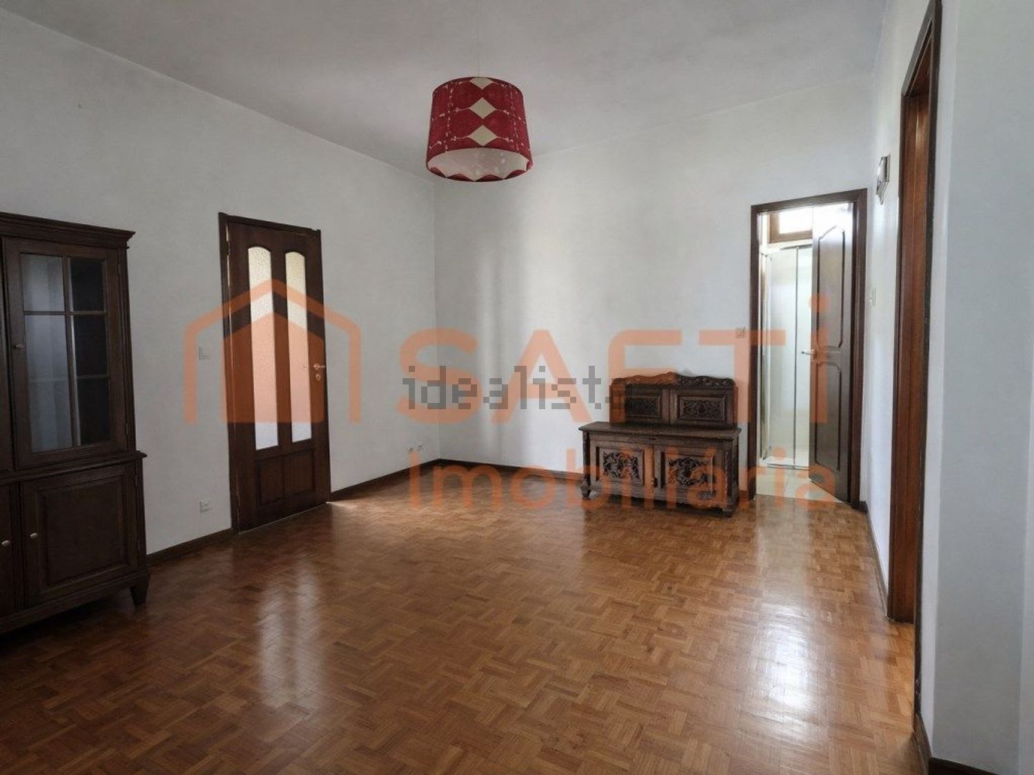 小楼房或独栋别墅出售在Rua Beira Rio, 70 - 前厅