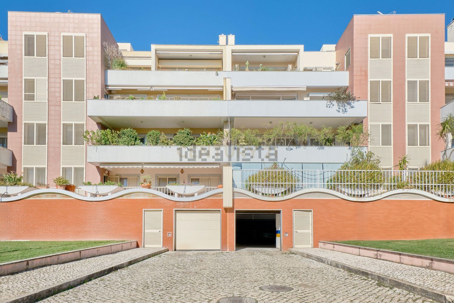 公寓 t4出售在Rua Rogério de Figueiroa Rego, 9 - 外立面