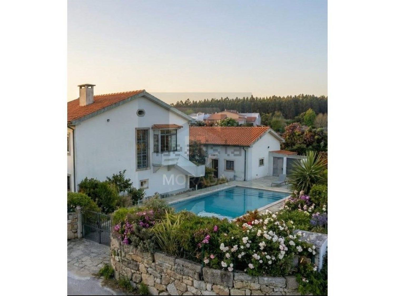 小楼房或独栋别墅出售在 Praia de Brito - São Félix da Marinha - 游泳池