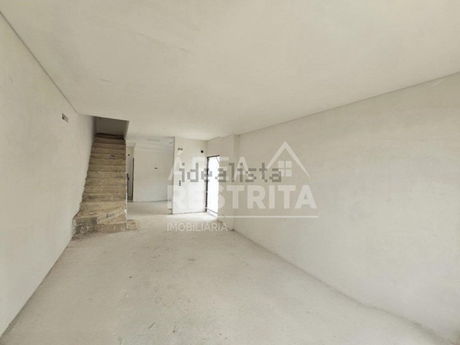 双拼别墅出售在 Bairro Novo - Quinta Dona Maria - 客厅