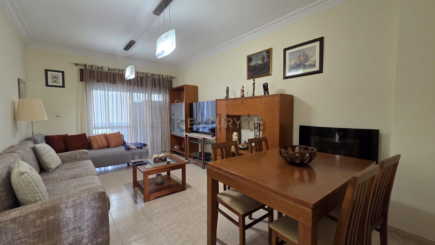 出租公寓 t2在Rua José Afonso, 1 b - 客厅