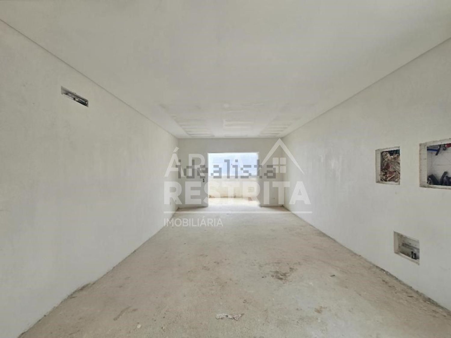 双拼别墅出售在 Bairro Novo - Quinta Dona Maria - 客厅