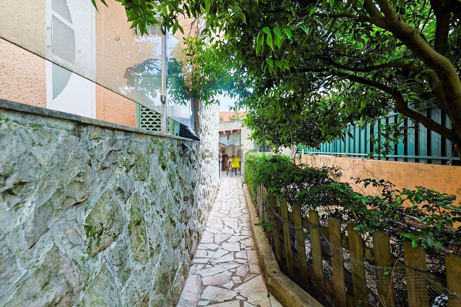 小楼房或独栋别墅出售在Rua Bento de Jesus Caraça s/n - 花园