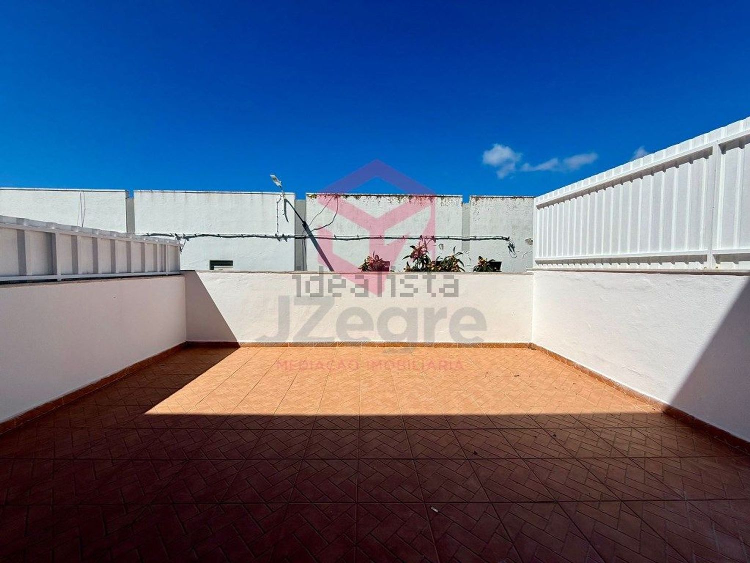 小楼房或独栋别墅出售在Rua Varandas para o Mar, 82 - 照片