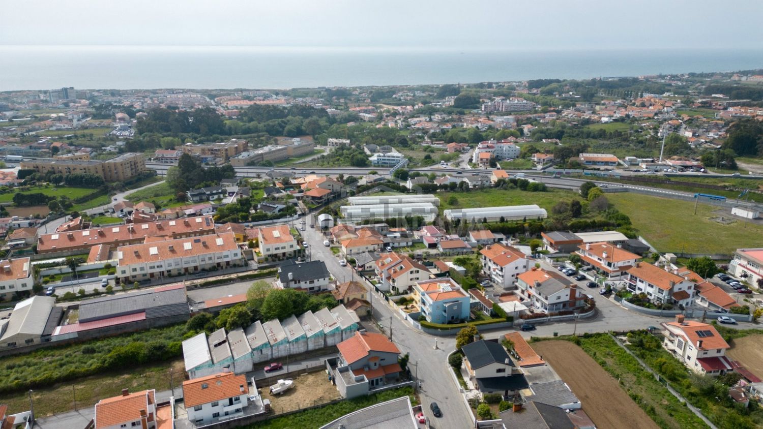 双拼别墅出售在Rua Padre Cid - 视线