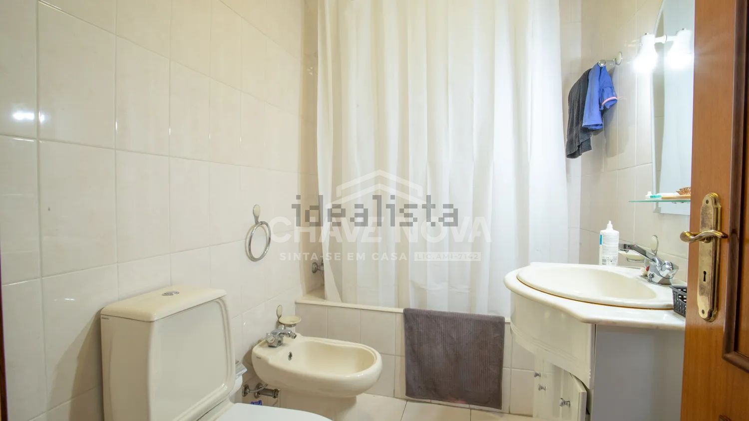 公寓 t2出售在Rua Doutor António Granjo - 卫生间