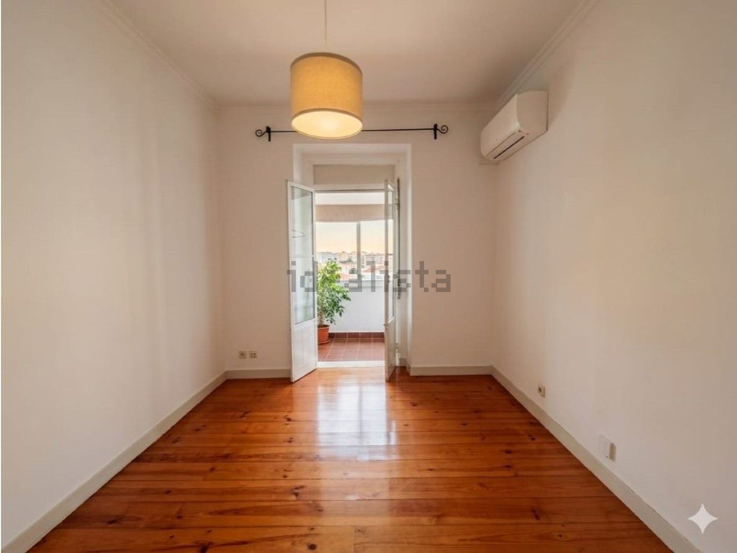 公寓 t3出售在Avenida Almirante Reis, 141 - 卧室