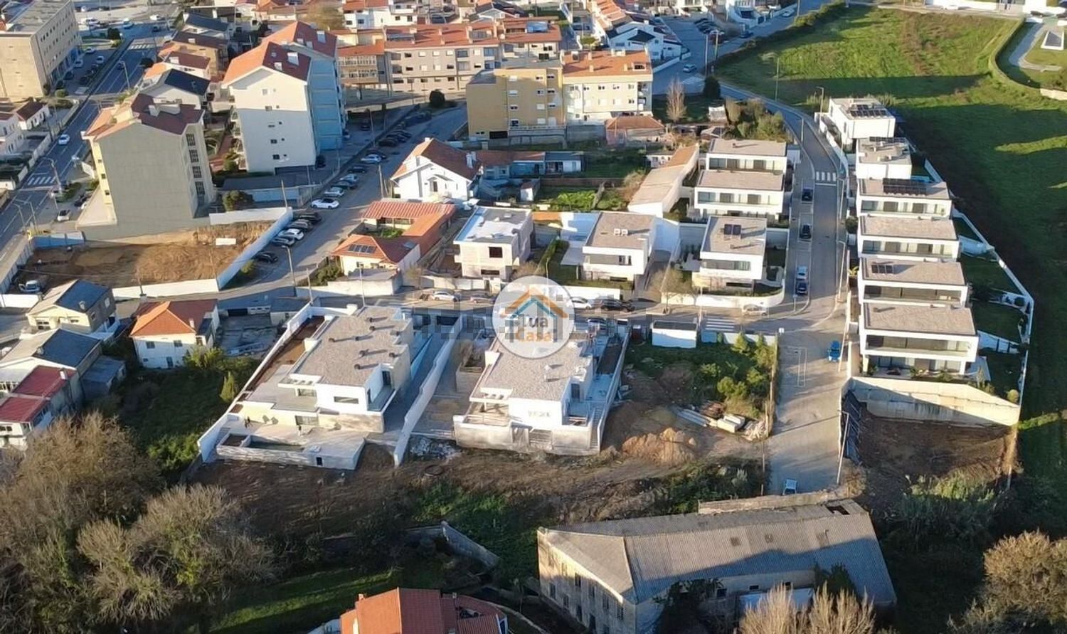 小楼房或别墅出售在 Zona Este - 视线