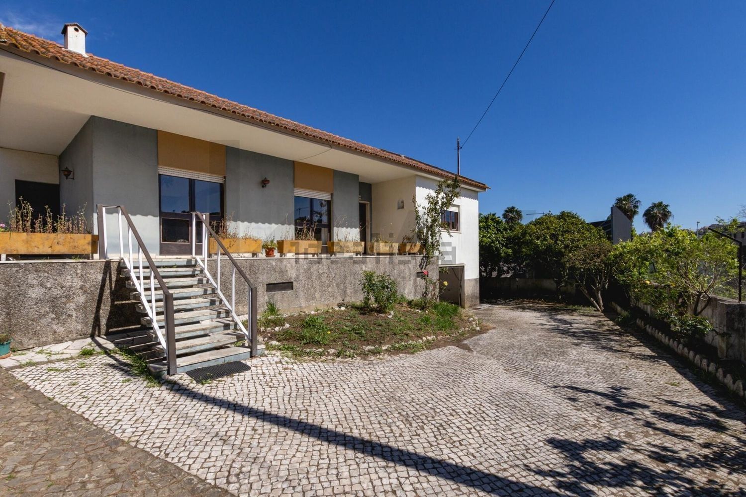 小楼房或独栋别墅出售在 Centro - 外立面