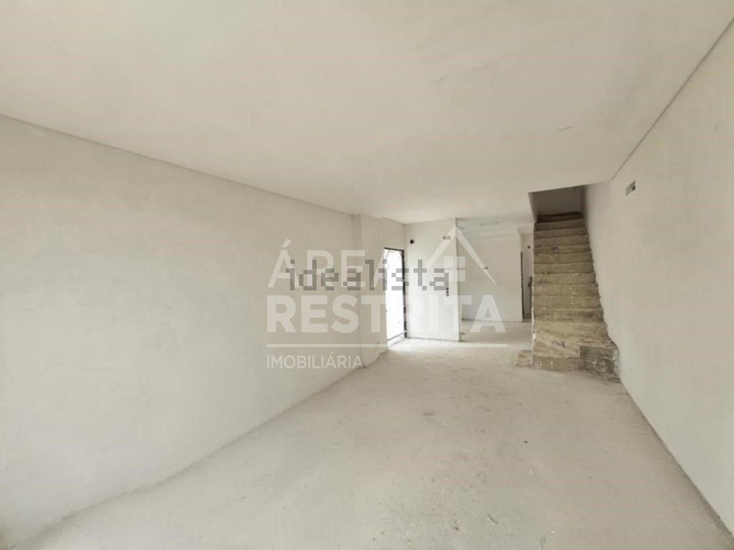 双拼别墅出售在 Bairro Novo - Quinta Dona Maria - 客厅