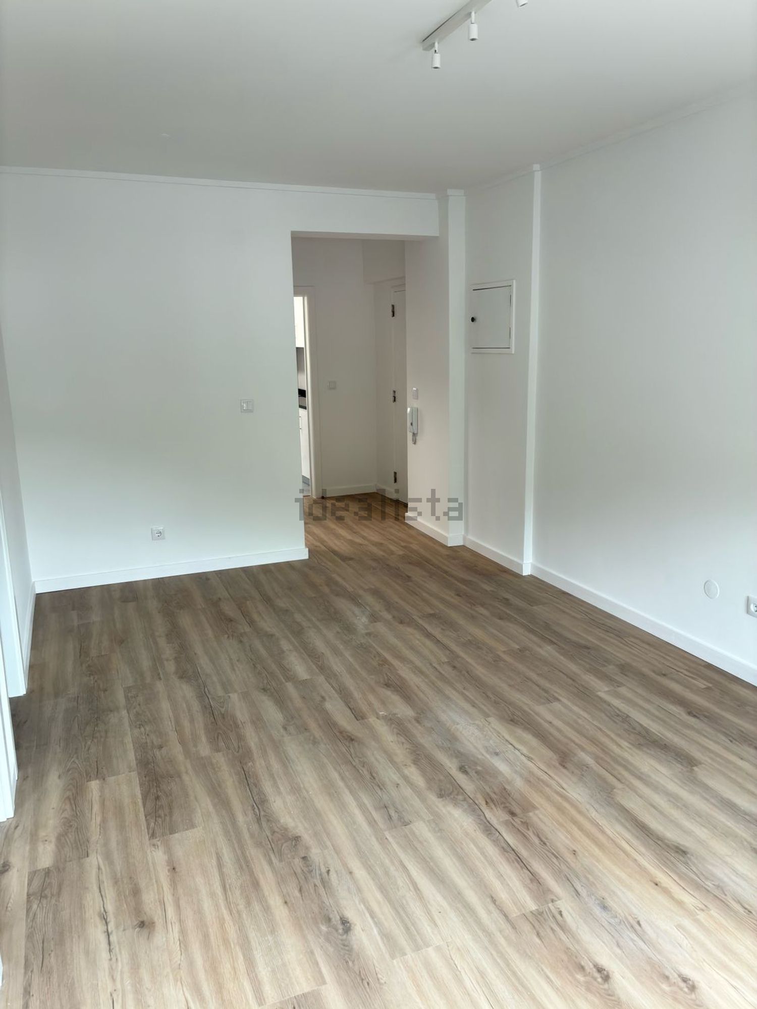 出租公寓 t2在Avenida Mouzinho de Albuquerque, 101 - 客厅