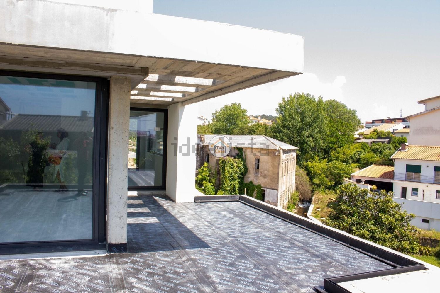 小楼房或别墅出售在 Zona Este - 外立面