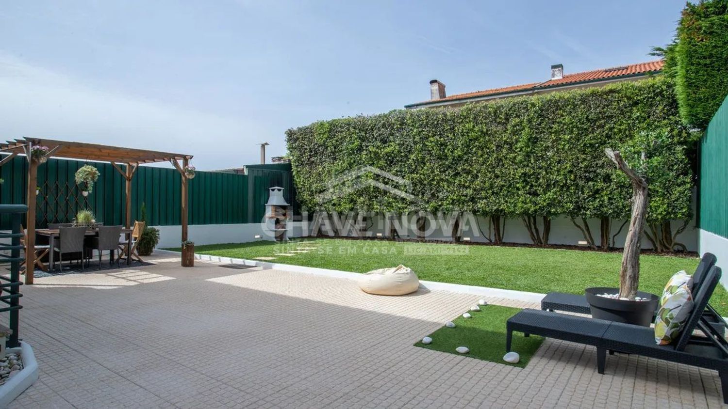 双拼别墅出售在Rua Padre Cid - 花园