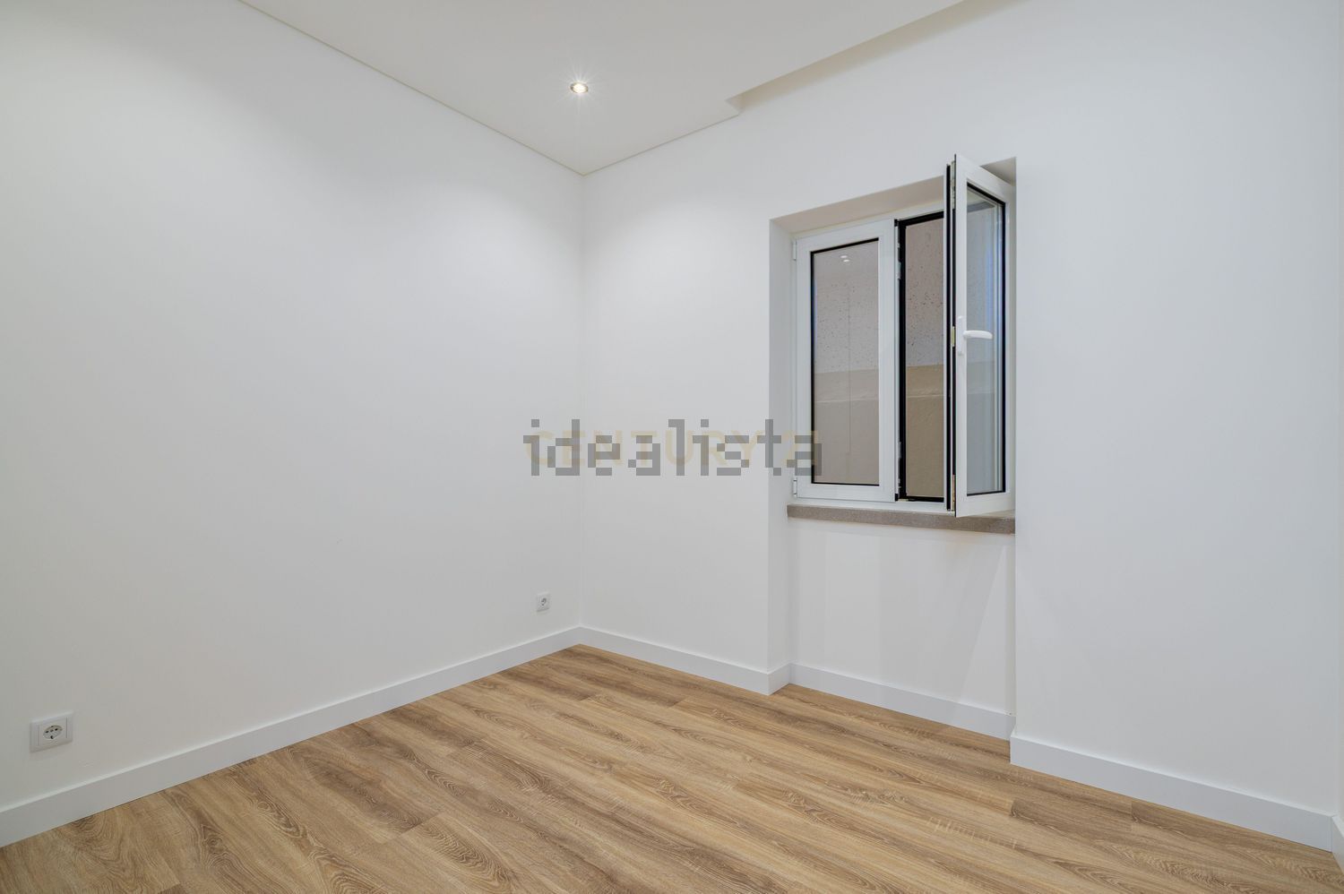 公寓 t3出售在Rua Ascensão Guimarães, 53 - 居住