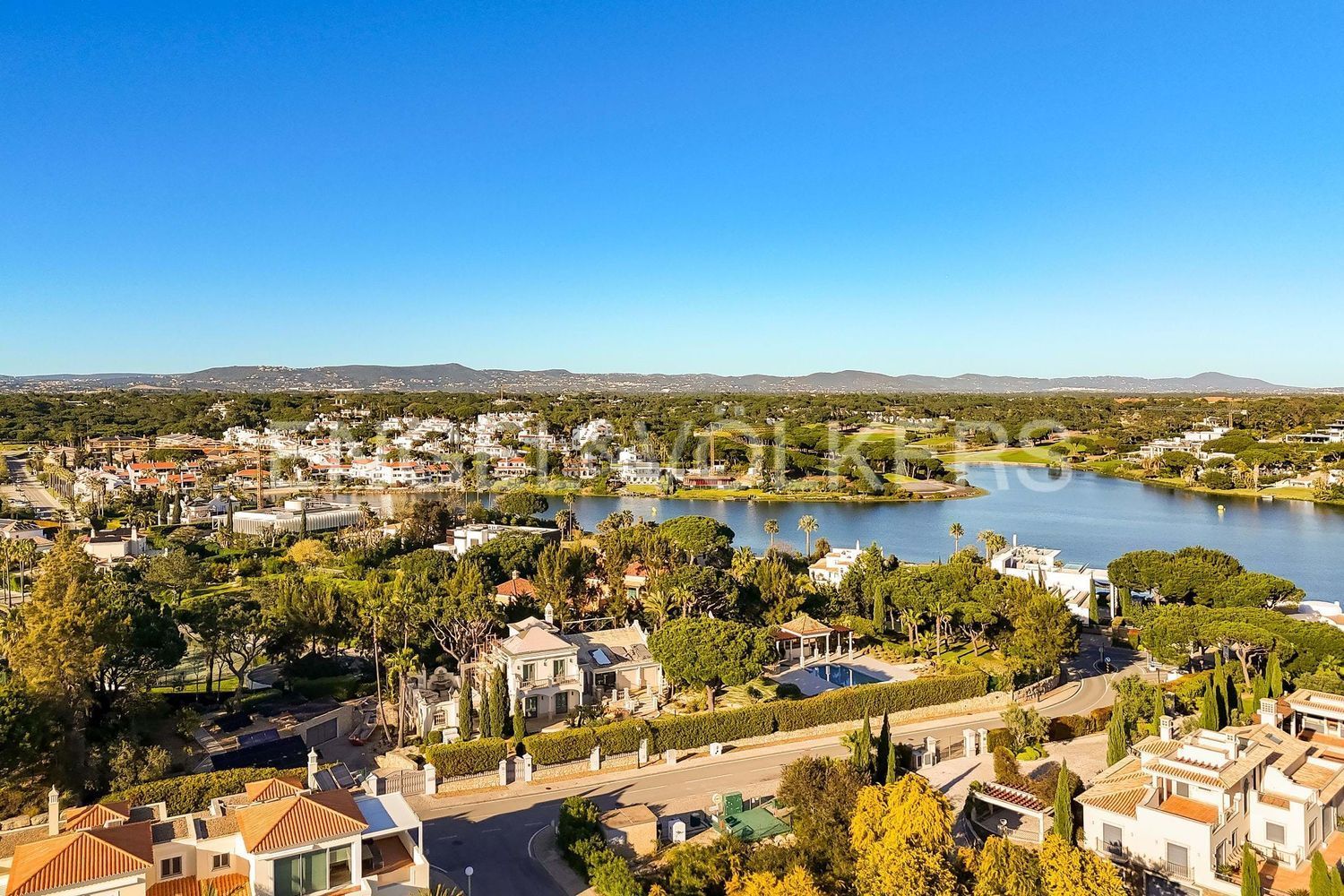 小楼房或别墅出售在 Quinta do Lago - Pinheiros Altos - 视线