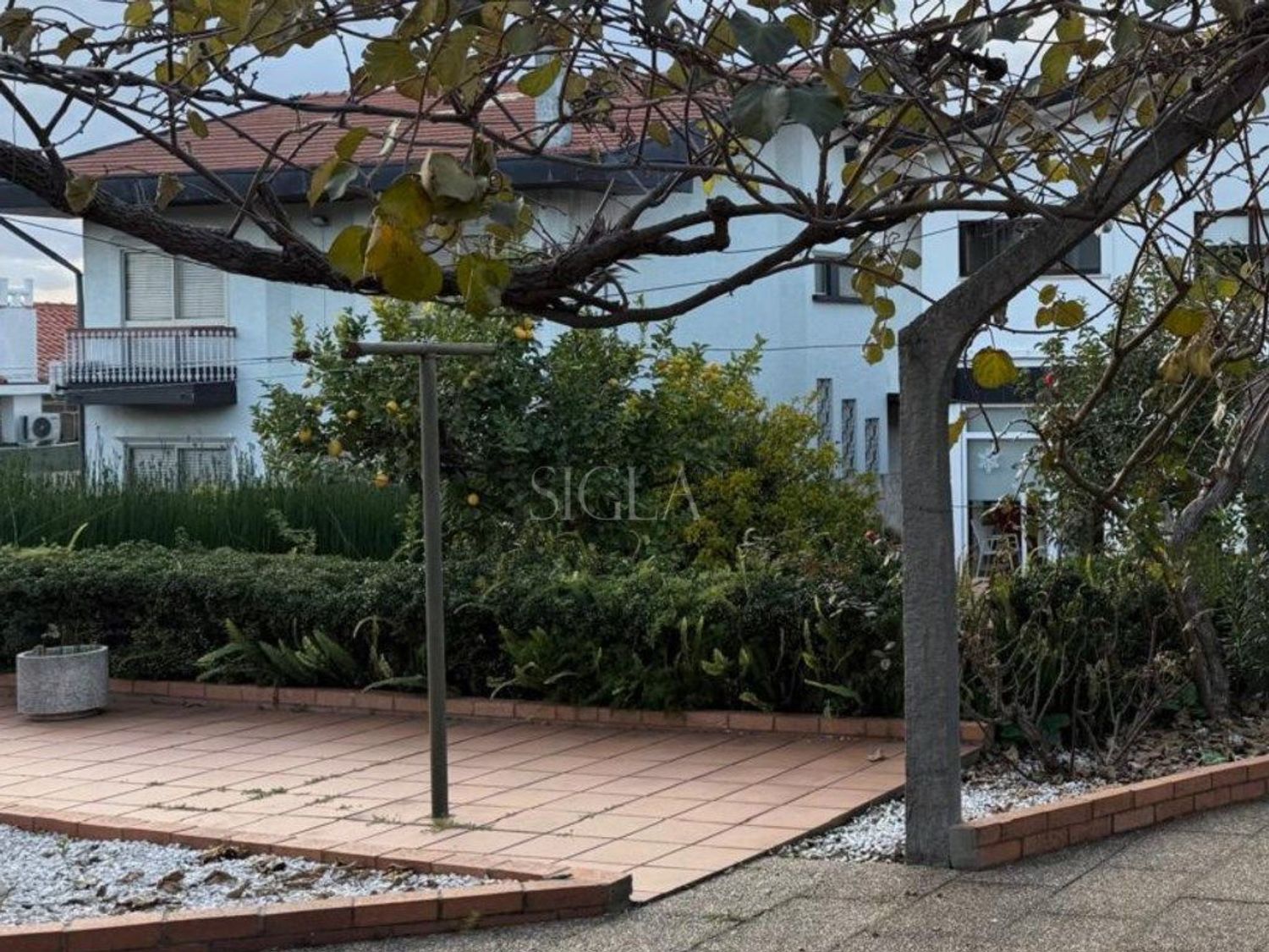 小楼房或独栋别墅出售在Rua Carlos Guedes de Amorim - 阳台