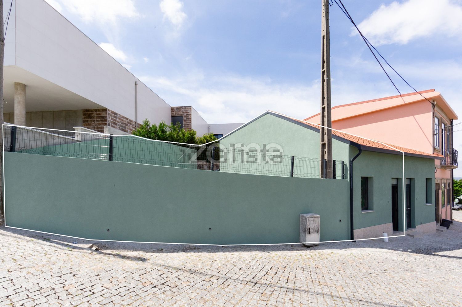 出租小楼房或独栋别墅在Rua dos Fontineiros da Maia, 83 - 外立面