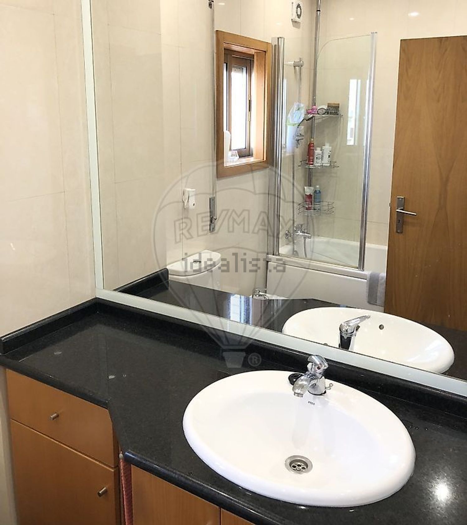 公寓 t2出售在Praça do Padrão da Légua - 卫生间