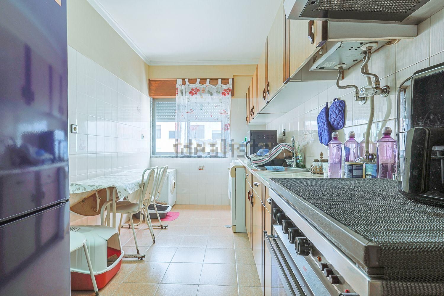 公寓 t1出售在Rua Bernarda de Lacerda, 1 - 厨房