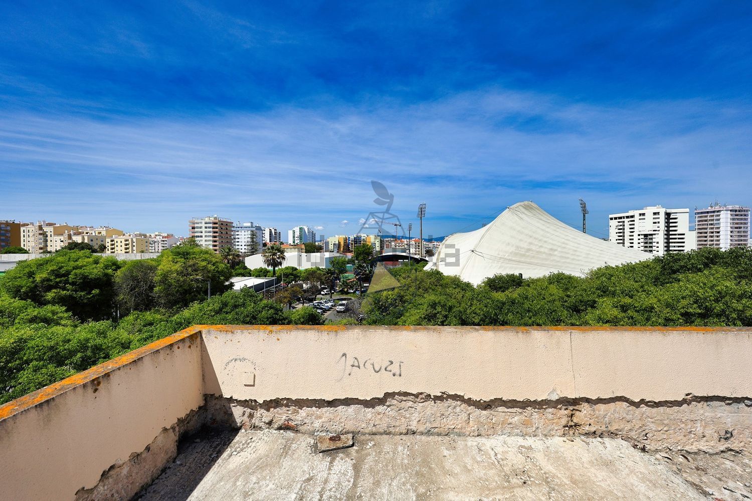 小楼房或独栋别墅出售在Avenida Miguel Bombarda - 阳台