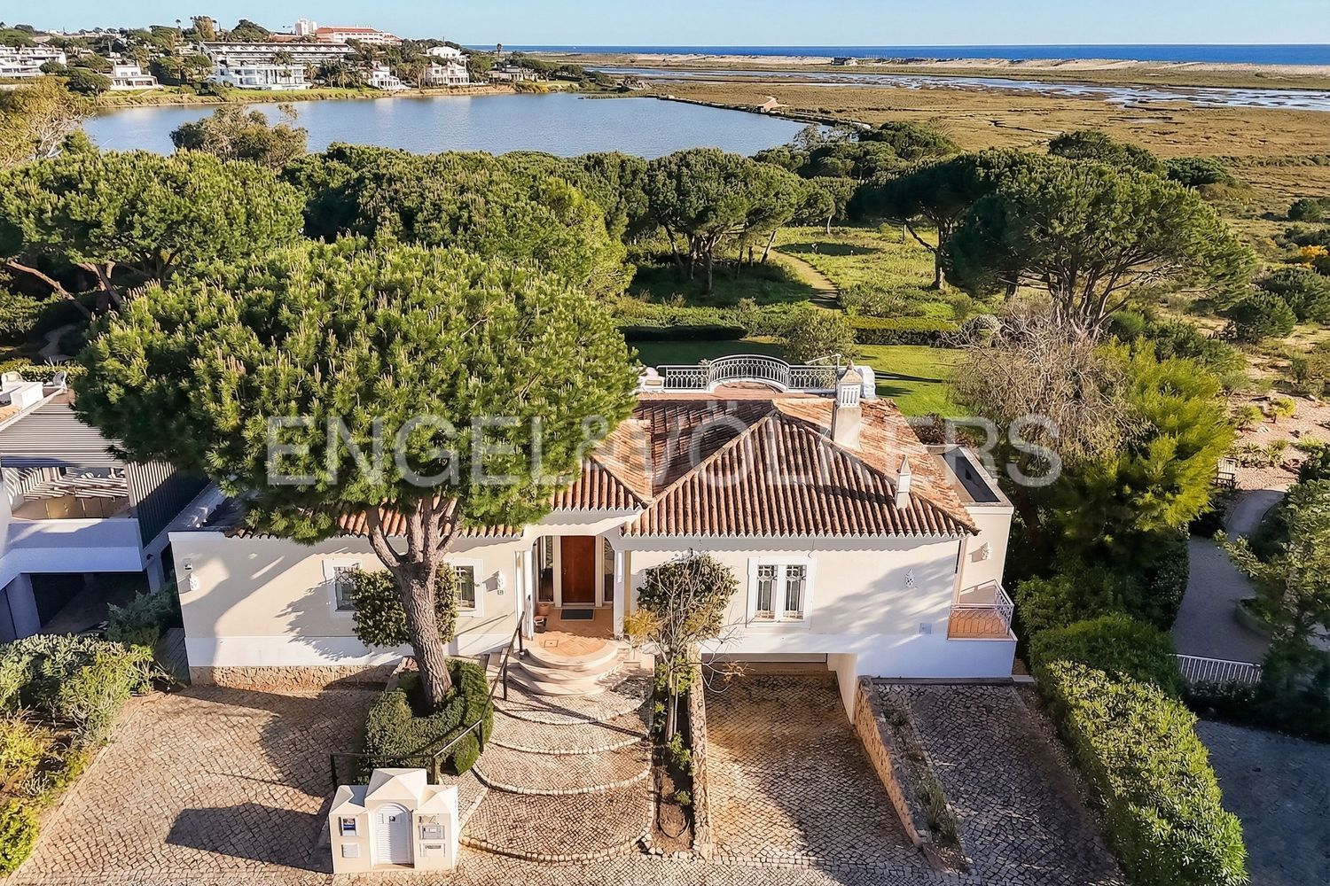 小楼房或别墅出售在 Quinta do Lago - Pinheiros Altos - 外立面