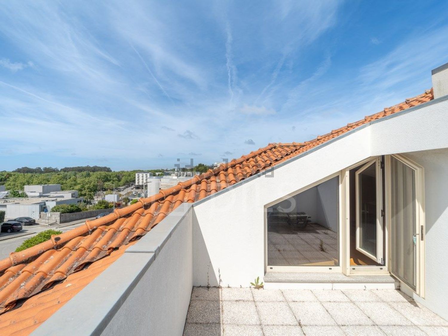 小楼房或独栋别墅出售在Rua Pinho Leal - 阳台