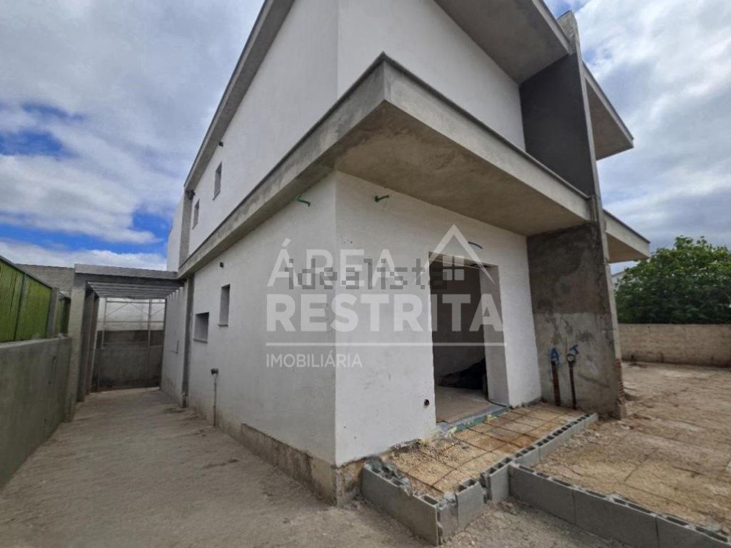 双拼别墅出售在 Bairro Novo - Quinta Dona Maria - 外立面