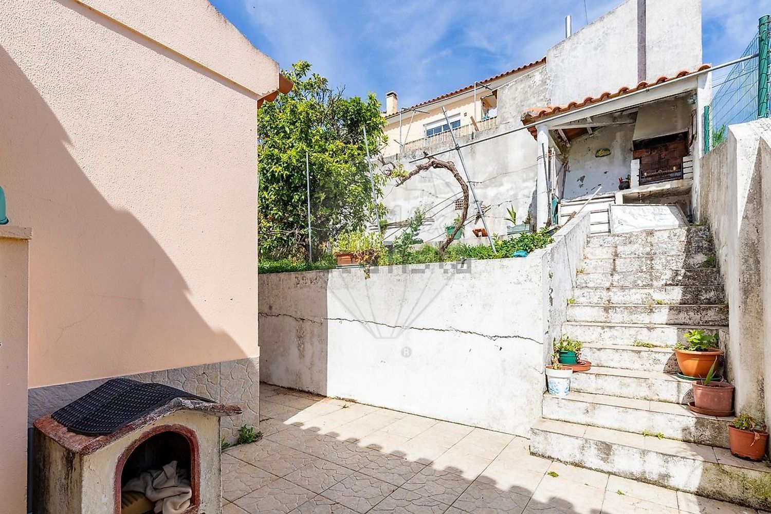 小楼房或独栋别墅出售在Travessa dos Andrés - 外立面