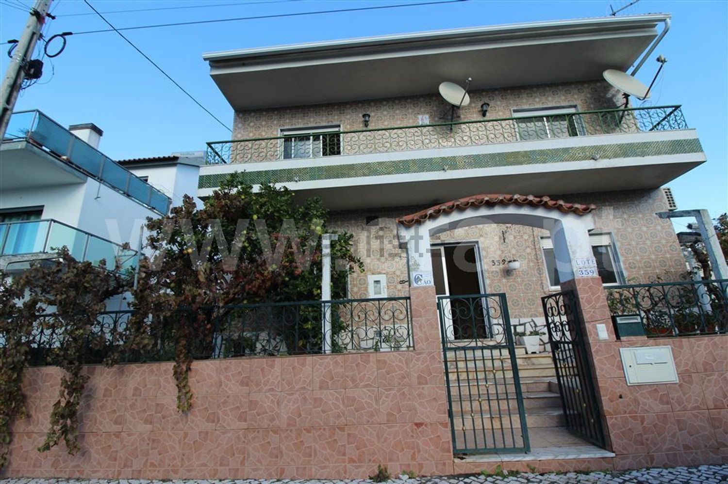 小楼房或独栋别墅出售在 Centro da Quinta do Conde - 外立面