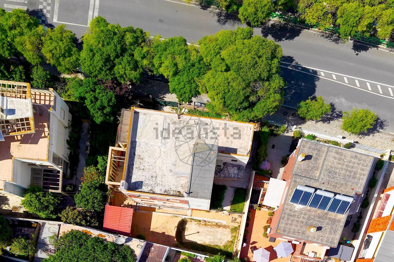 小楼房或独栋别墅出售在Avenida Miguel Bombarda - 外立面