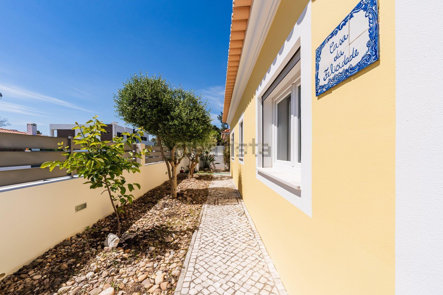 小楼房或独栋别墅出售在 Vila Nogueira de Azeitão - 外立面