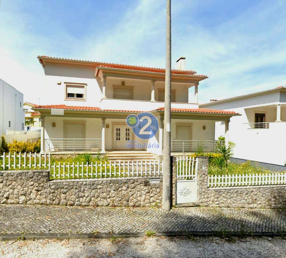 小楼房或独栋别墅出售在 Porto de Mós