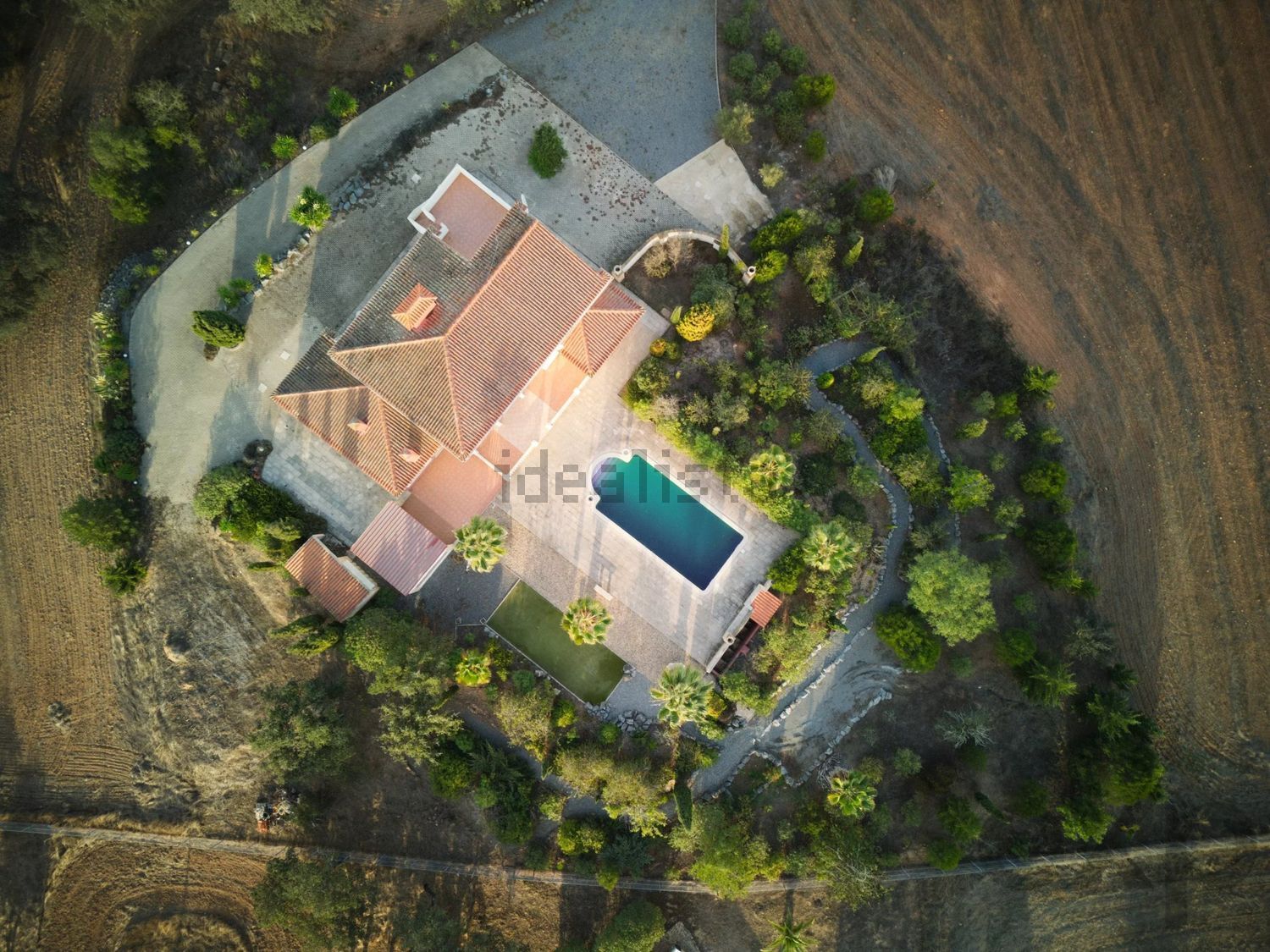 小楼房或独栋别墅出售在 Vale de Gueno - 平面图
