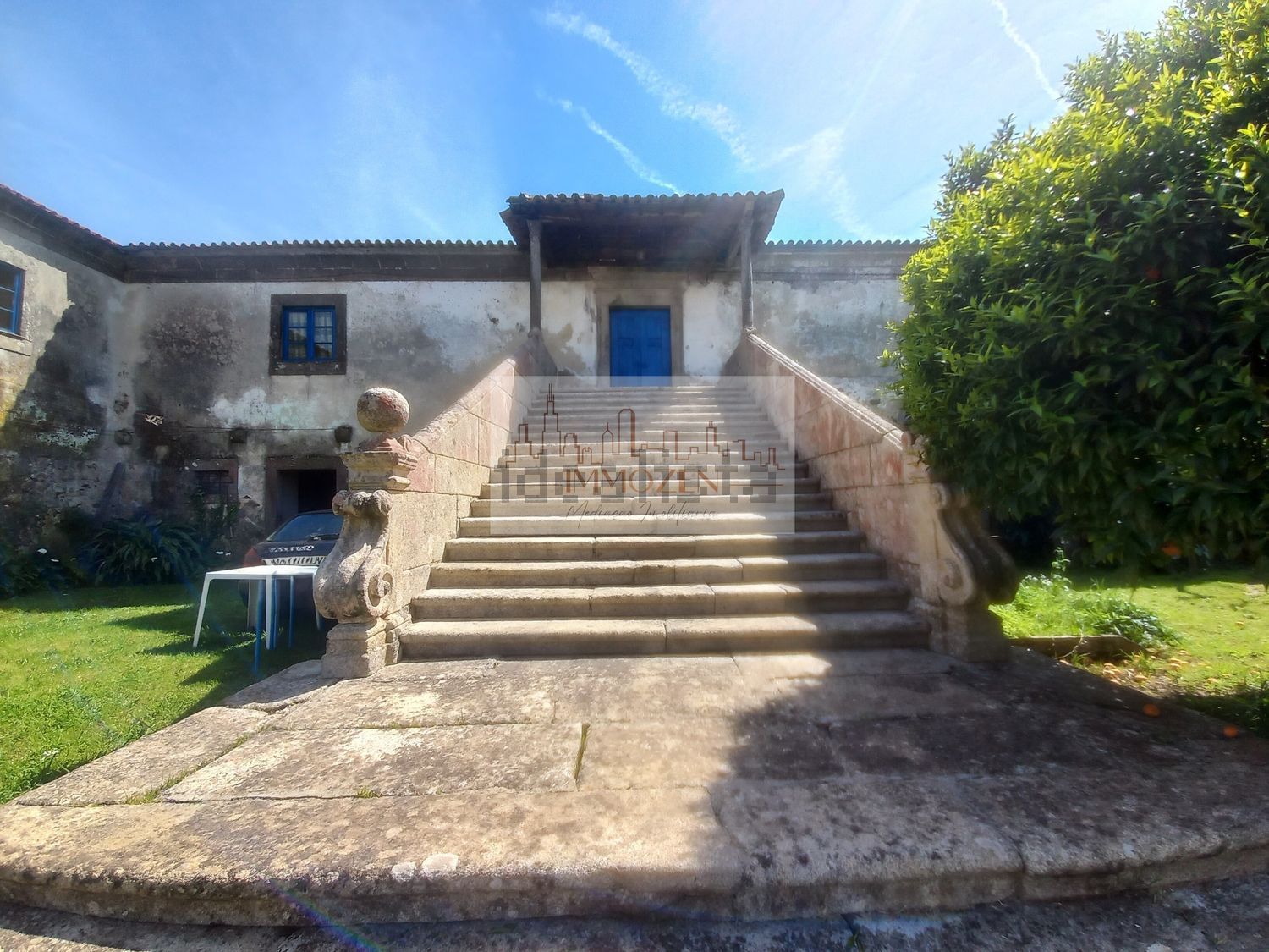 小楼房或独栋别墅出售在Avenida da Igreja, 530 - 外立面