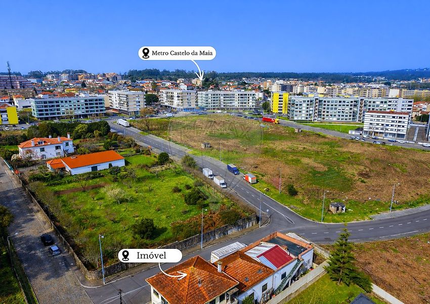 小楼房或独栋别墅出售在Avenida Estevão de Oliveira Maia