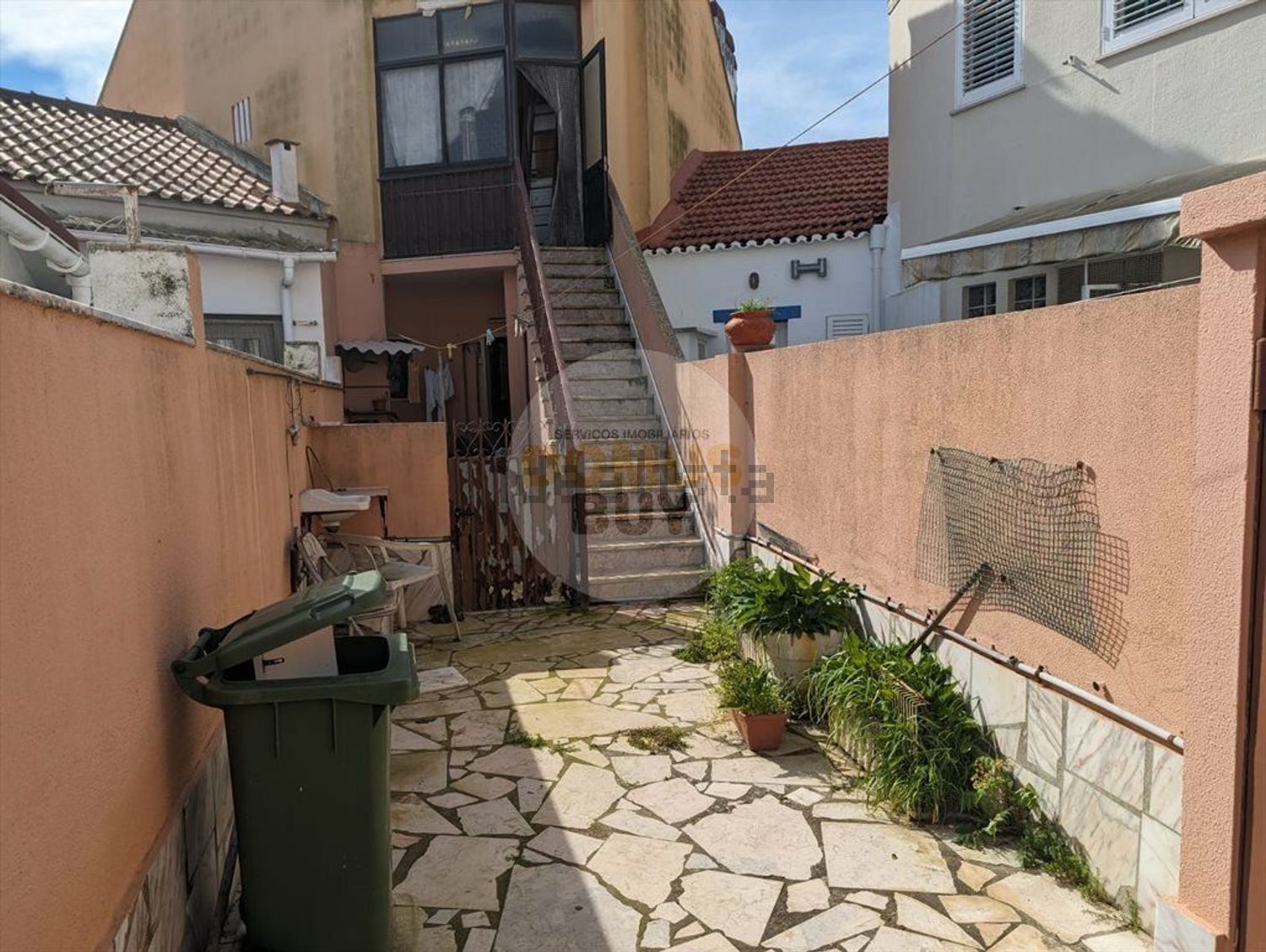 小楼房或独栋别墅出售在 Centro - 外立面