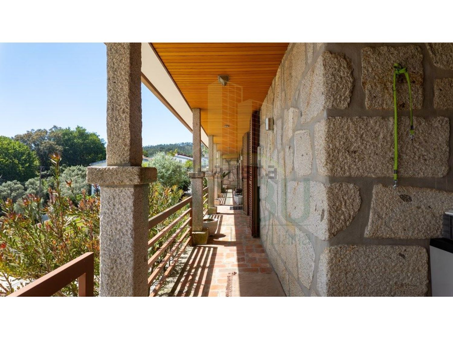 小楼房或独栋别墅出售在Estrada do Funchal - 外立面