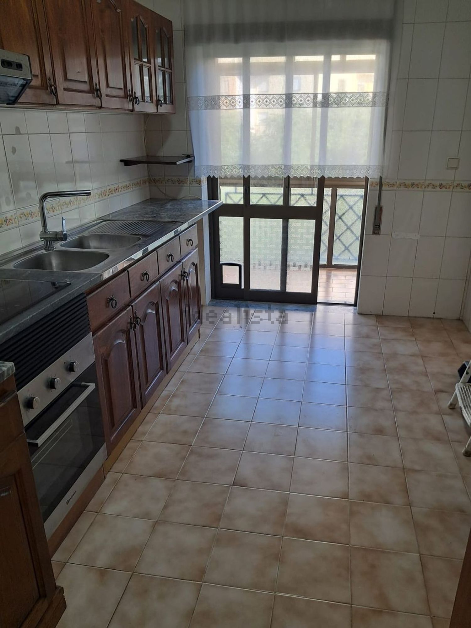 出租公寓 t3在 Urbanização Bairro Santa Eugénia, 17 - 厨房