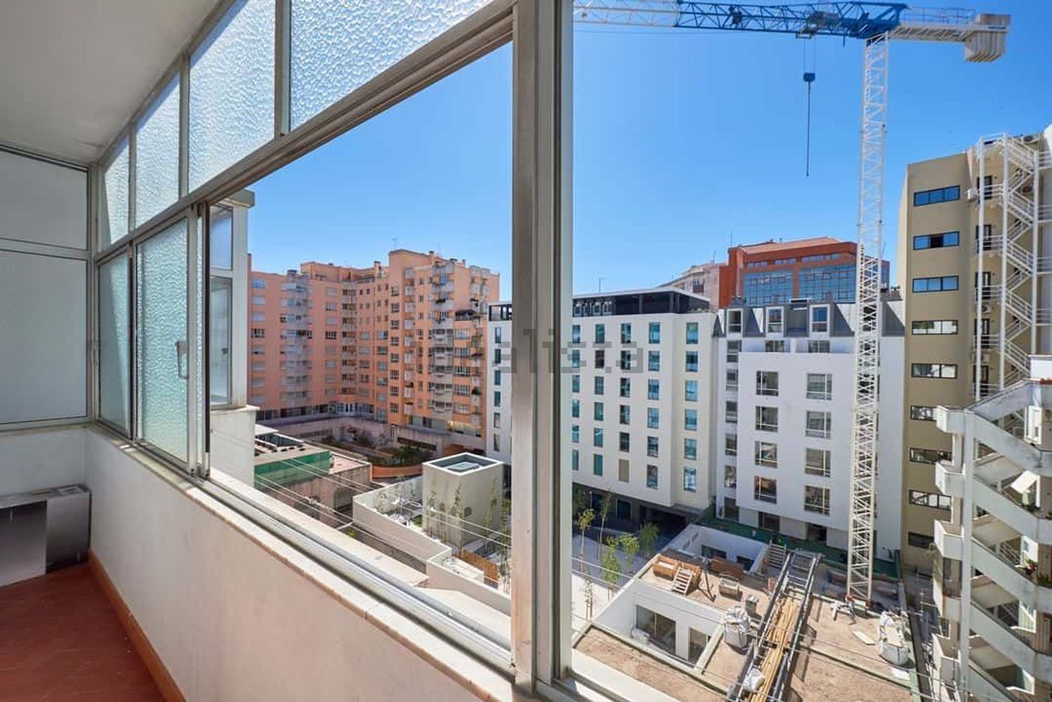 出租房间在Avenida Miguel Bombarda, 93 - 阳台
