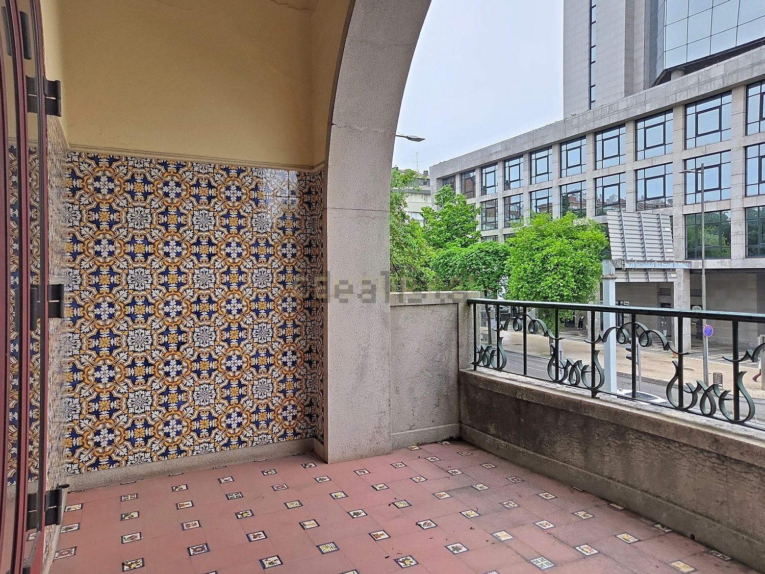 小楼房或独栋别墅出售在Avenida de Fernão de Magalhães, 1831 - 阳台