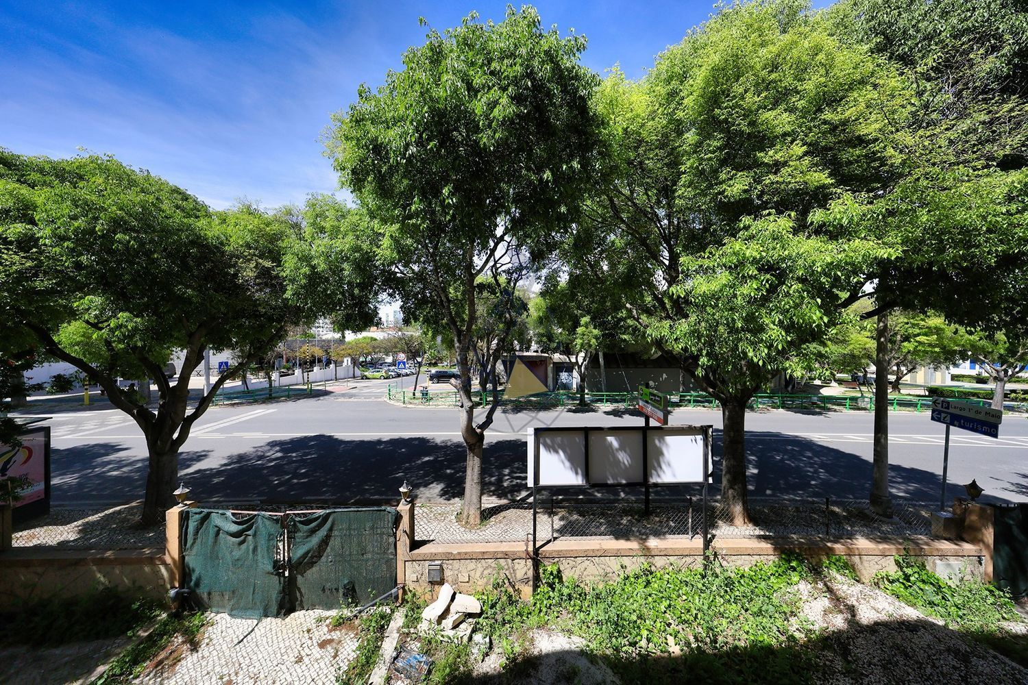 小楼房或独栋别墅出售在Avenida Miguel Bombarda - 视线