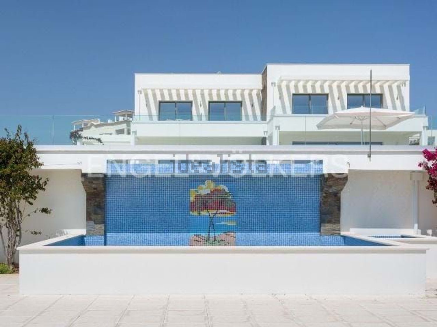 小楼房或别墅出售在 Praia da Rocha - 外立面