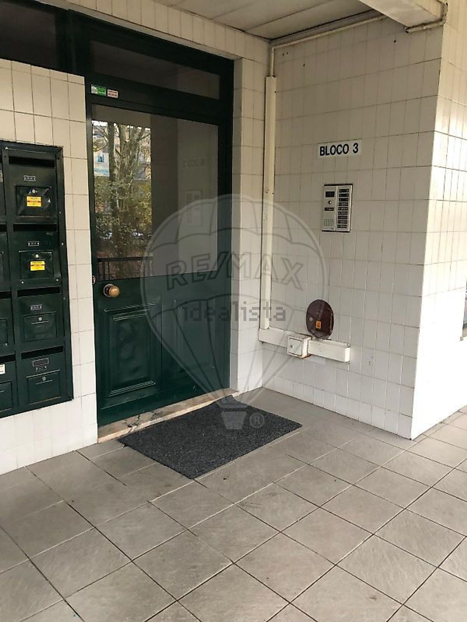 公寓 t1出售在Rua da Saudade - 照片