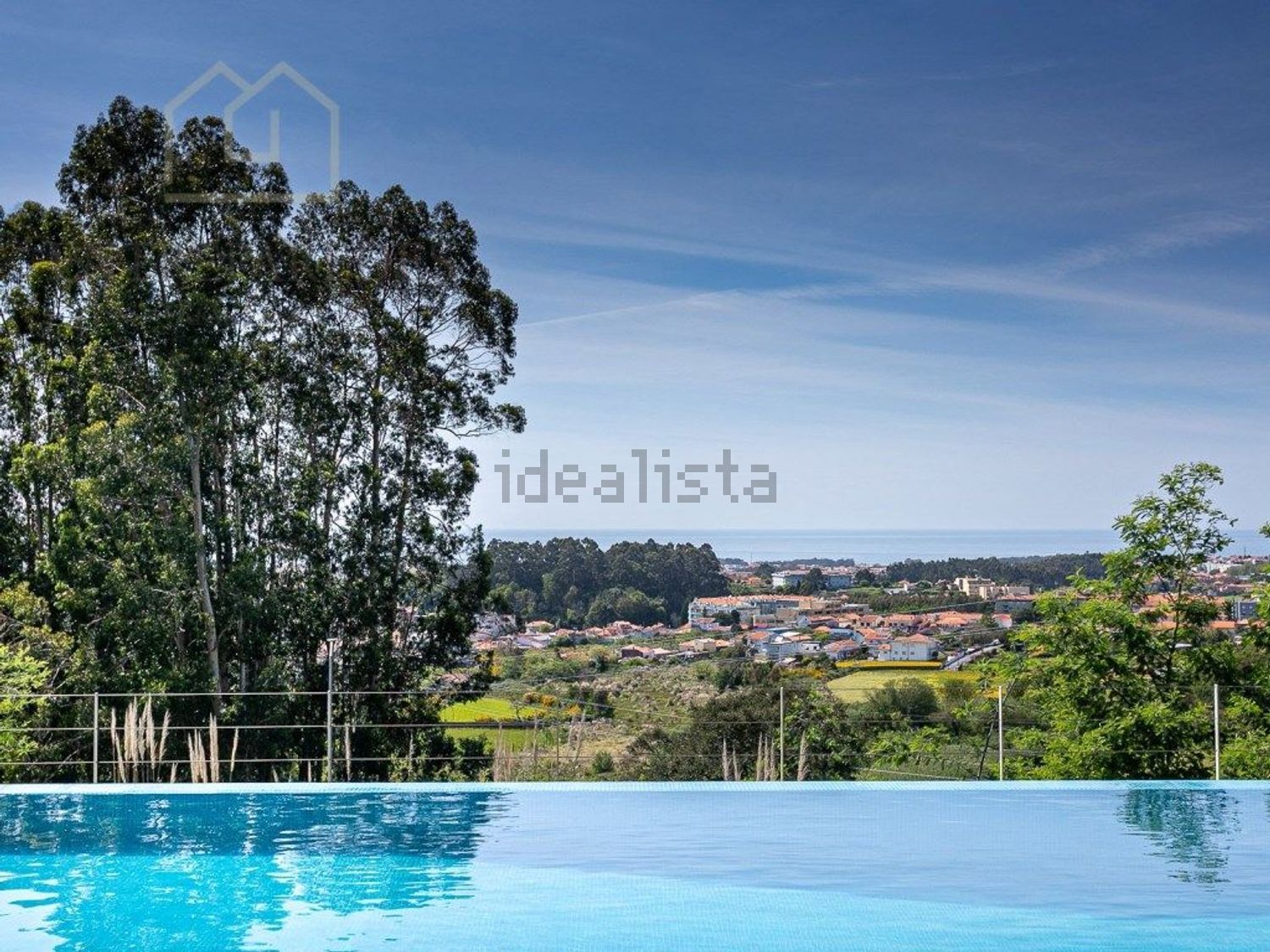 小楼房或独栋别墅出售在Rua Belo Horizonte - 游泳池