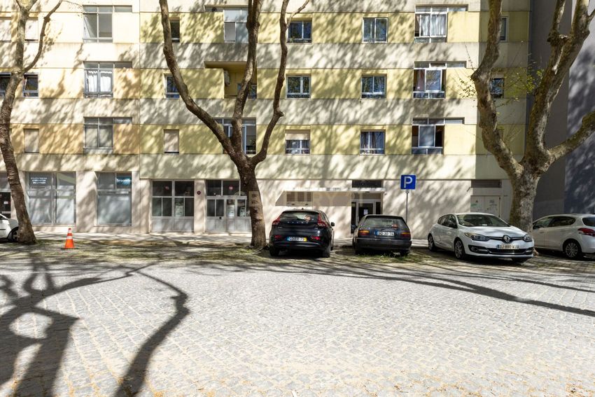 公寓 t2出售在Avenida Comendador Ferreira de Matos, 337