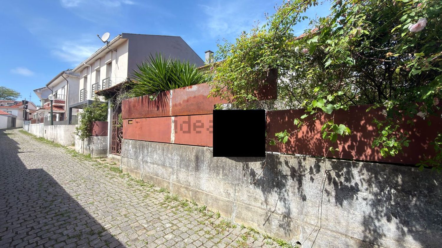 双拼别墅出售在Rua da Aguda, 42 - 外立面