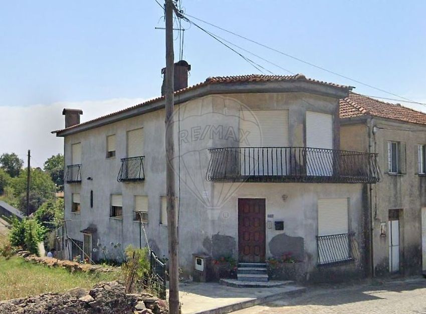 小楼房或独栋别墅出售在Rua da Boavista
