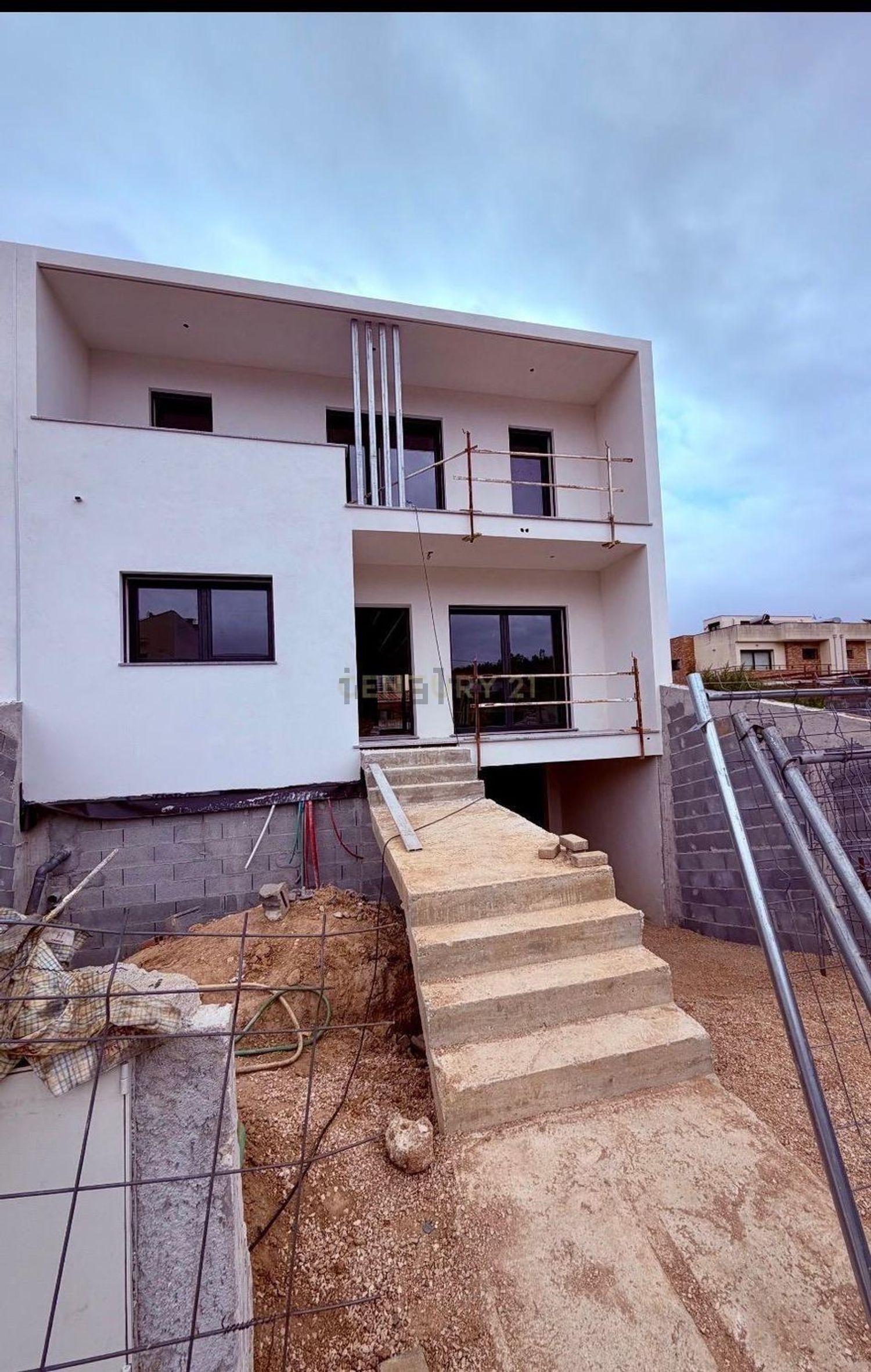 双拼别墅出售在Rua da Figueira da Foz, 125 - 外立面