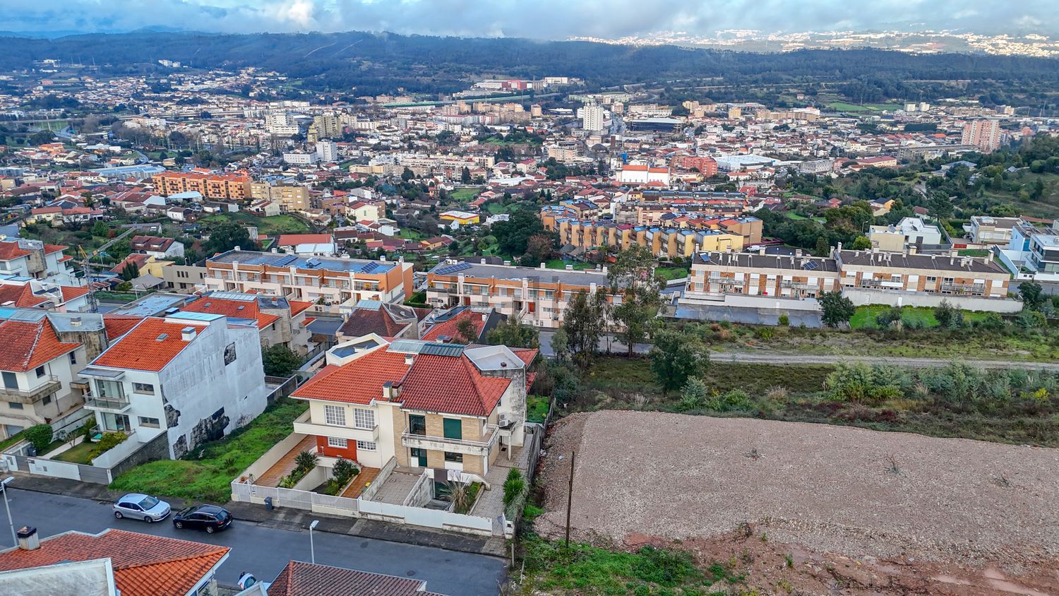 双拼别墅出售在Rua Tenente Sá Nogueira, 415 - 视线